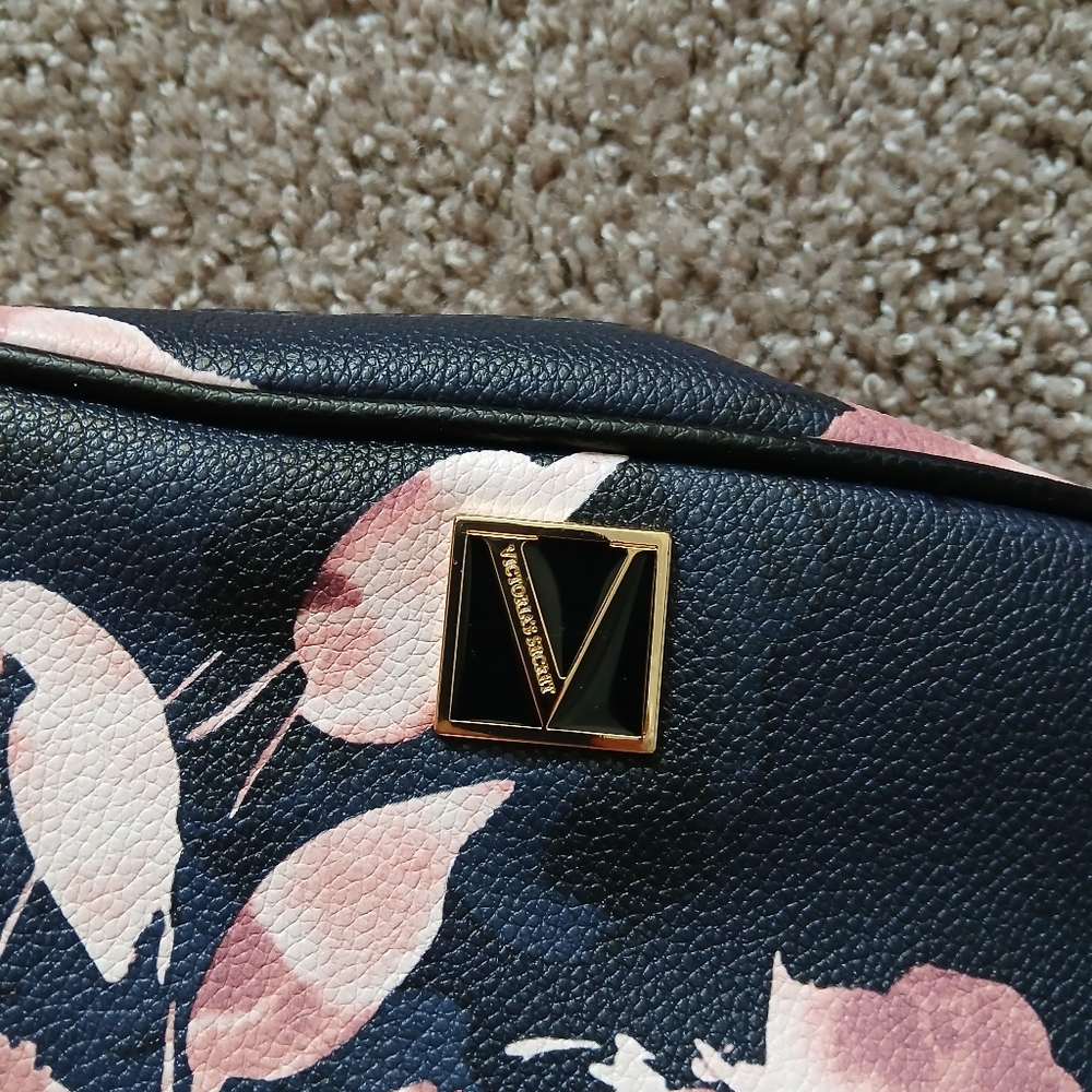 Victoria’s Secret Black & Pink Floral Crossbody Bag with Gold V Logo - Picture 4 of 10